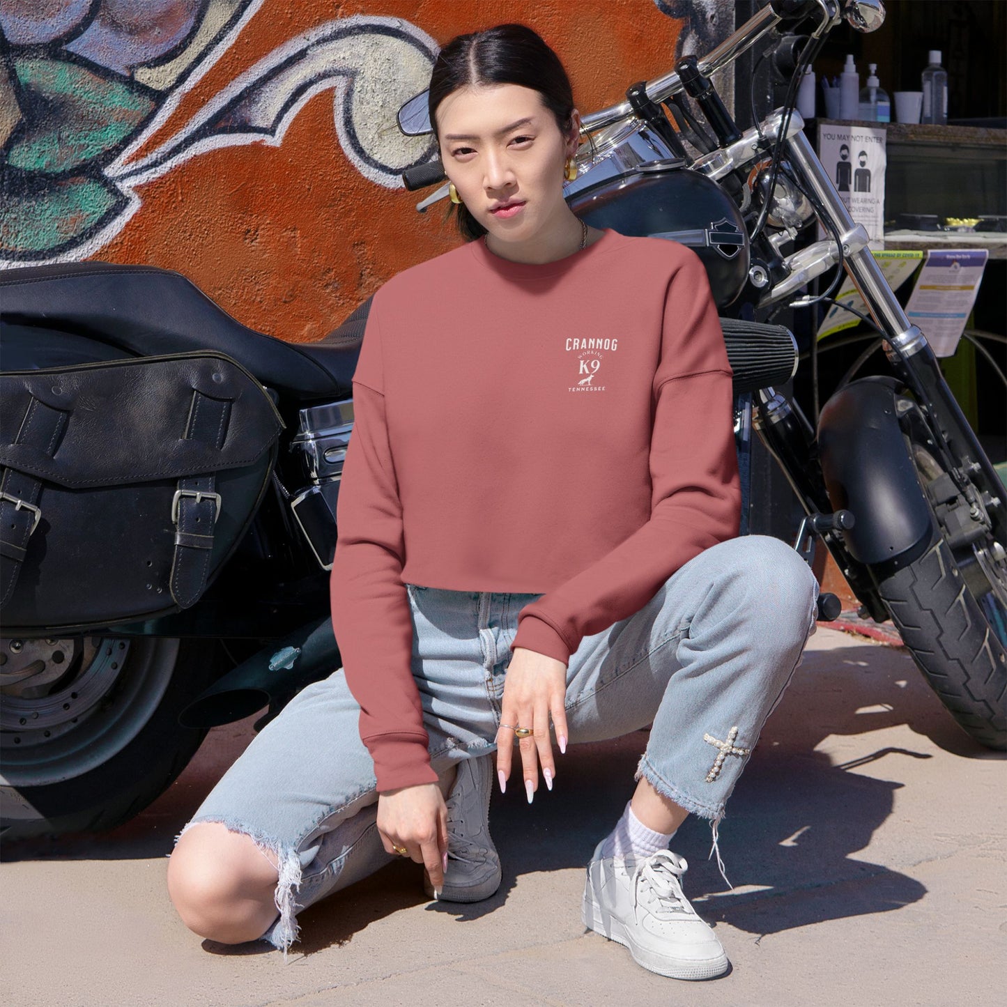 Cropped Sweatshirt Trendy Women's Crannog WK9 Design