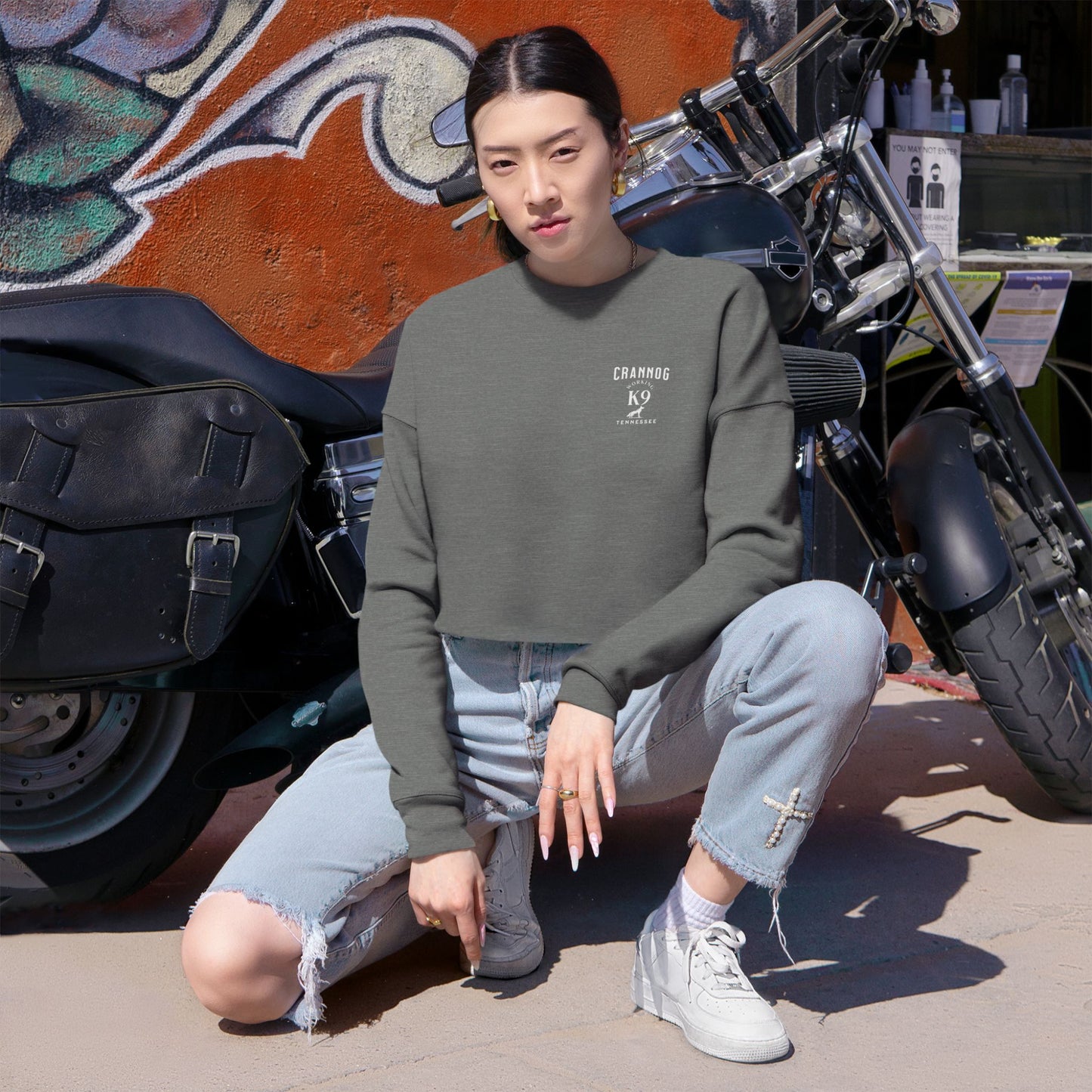 Cropped Sweatshirt Trendy Women's Crannog WK9 Design